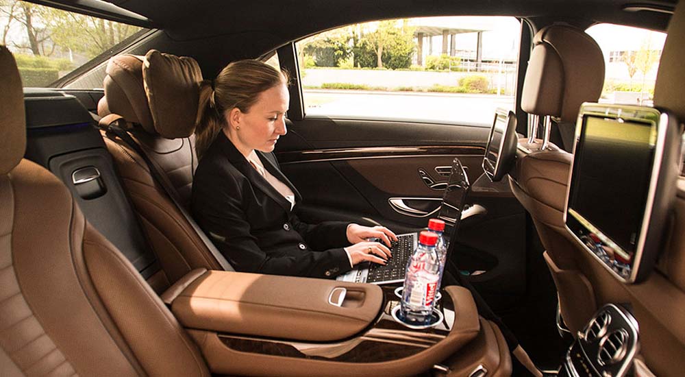 How to Book a Professional Chauffeur